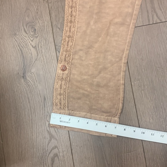 Sundance taupe side crochet lace detail linen blend pants size 6 - Picture 15 of 15